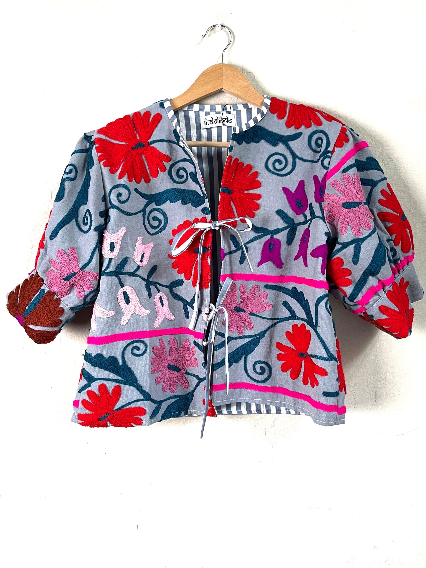 chaqueta bordada | manga corta