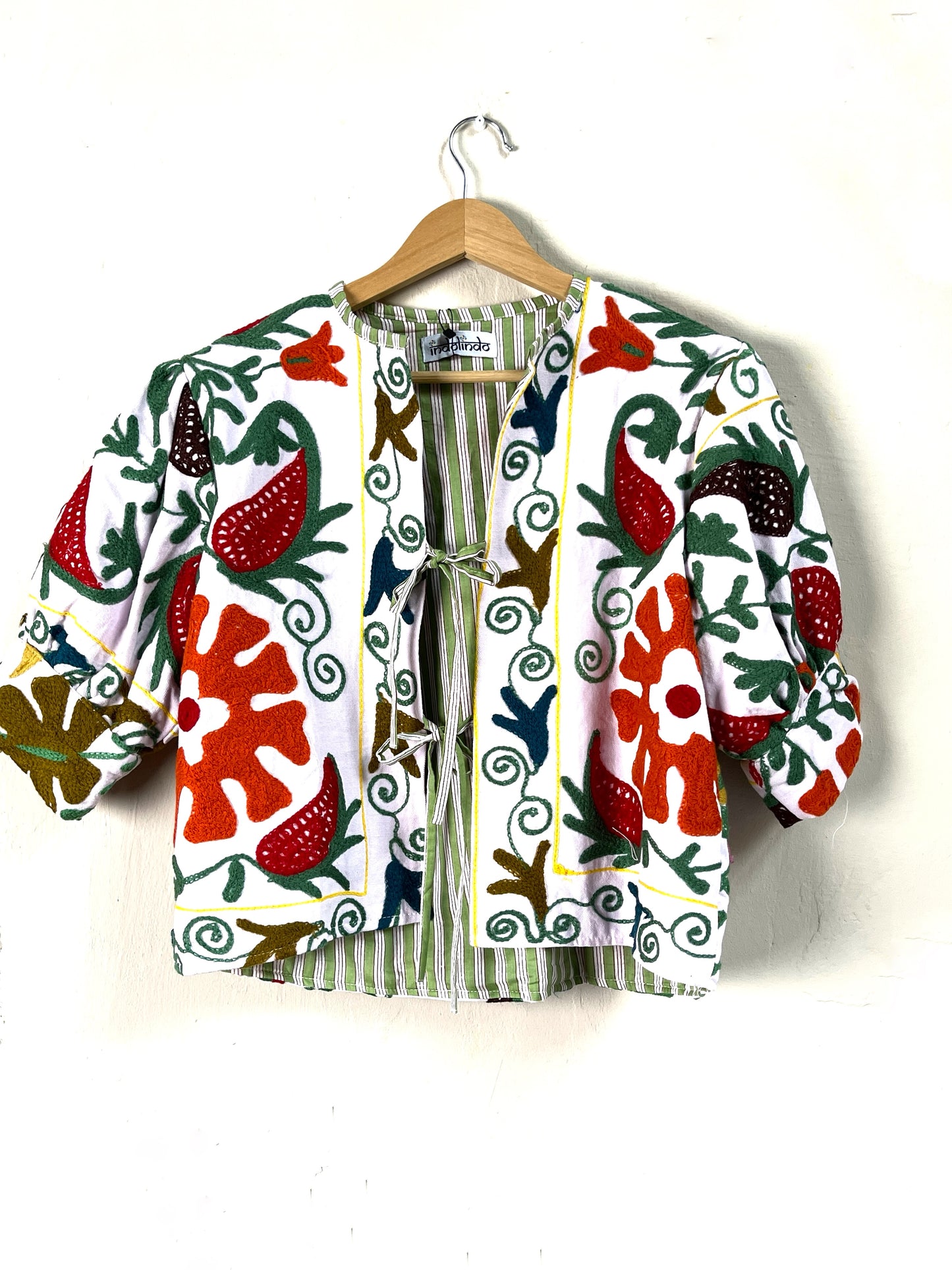 chaqueta bordada | manga corta