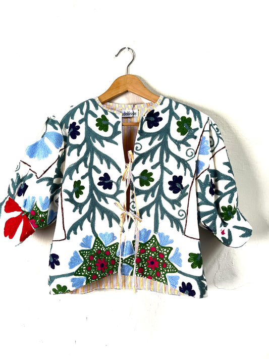 chaqueta bordada | manga corta