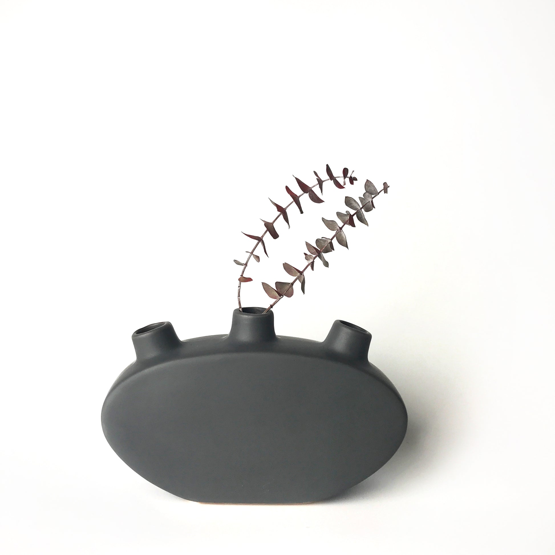 grey ceramic tris flower vase