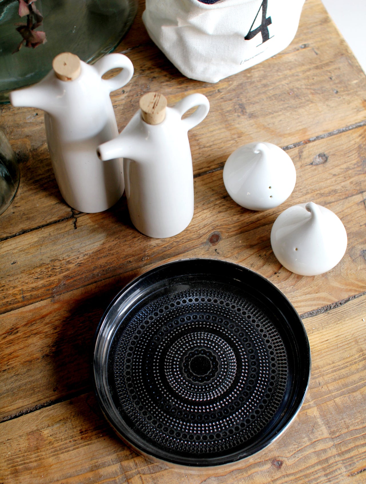 Kisses Salt & Pepper Shakers