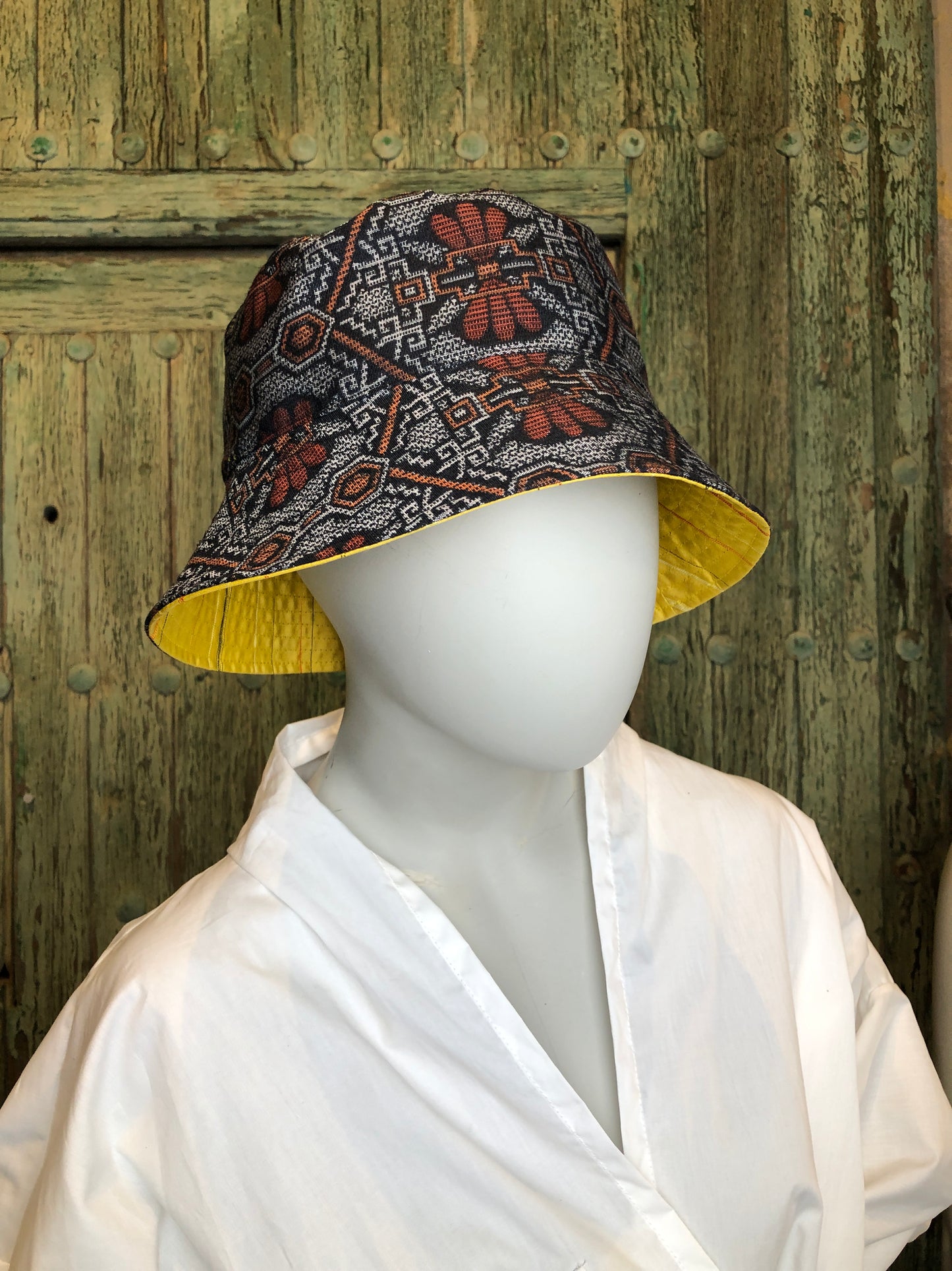 Reversible Bucket Hat | Black&Rust-to-Yellow